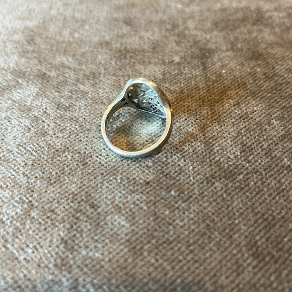 Sterling silver oval-shaped ring - Picture 2 of 4